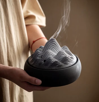 Creative Large Ceramic Mosquito Coil Burner for Home Indoor Use, Mosquito Coil Tray Holder Box, Sandalwood Coil Agarwood Aromatherapy Furnace Ornament