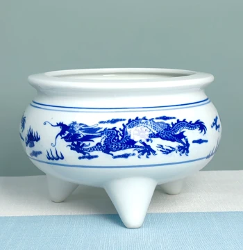 Jingdezhen Ceramic Blue-and-White Dragon Pattern Three-Legged Incense Burner, Antique-Style Buddhist Ritual Porcelain Candle Holder for Ancestral Worship, Chinese-Style Temple Offering