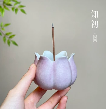 Zhichu Lotus Ceramic Small Incense Burner for Home Use, Line Incense Holder for Tea Room, Aromatherapy Sandalwood Incense Stick Holder, New Chinese Style Tea Ceremony Accessory