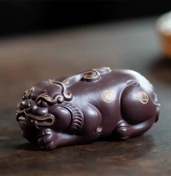 Yixing Zisha Tea Pet Gold-Outlined Pixiu Ornament, 24k Sculpture Creative Style, Tea Set Accessory, Wealth-Attracting Pair of Pixiu, Can Be Nurtured
