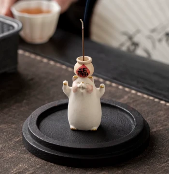 Original Handmade Ceramic Aromatherapy Furnace: Hand-Painted Lucky Cat Ornament for Indoor Incense Stick Holder