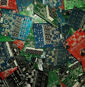 Three Scrap Circuit Boards for One Yuan, No Components Included