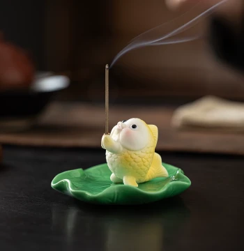 Ceramic Koi Line Incense Burner, Chinese Style Small Carp Incense Holder for Indoor Tea Ceremony, Sandalwood and Agarwood Aromatherapy