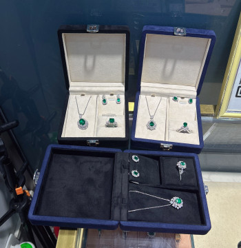 Luxury Wedding Diamond Ring Box, Velvet Jewelry Case for Jade and Gemstone Storage, Pendant and Ring Holder