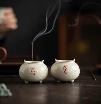 Zen Style Wood Ash Ceramic Incense Burner Ornament, Creative Three-Legged Tripod Stick Holder for Relaxation, Self-Care, Sandalwood Aromatherapy