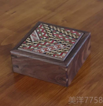 High-End Red Shell Bracelet Packaging Box for Jadeite and Jade Collection Gifts, Chinese Style Wooden Jewelry Box for Hand Beads and Necklace Storage