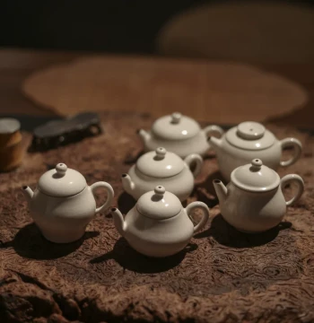 Jingdezhen Handmade Pottery Powder-Glazed Mini Teapot, Kung Fu Tea Set, Small Capacity Crackled Glaze, Cultivable