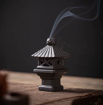 Mini Coil Incense Burner, Ceramic Lighthouse Style Ancient Zen Small Aromatherapy Furnace for Home Indoor Sandalwood and Agarwood Tea Ceremony, Small Ornament