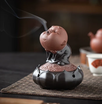 Creative Little Monk Ceramic Incense Burner, Cute Novice Lotus Coil Incense Stove, Zen Tea Room Desktop Aromatherapy Ornament