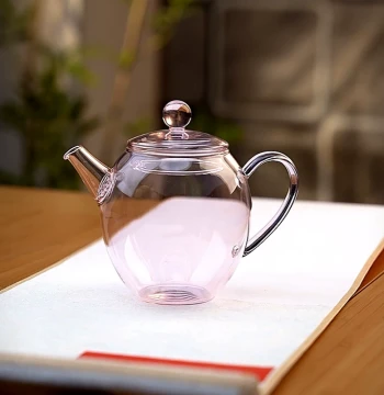 Pink Glass Teapot, Thickened Heat-Resistant High Borosilicate Green Tea Pot with Filter, Purely Handmade Ladies' Special Teapot