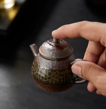 Guihong Handmade Home Teapot Mini Small Pot Clear Clay Wood-Fired Filtered Brewing Teapot Dunhuang Cultural Creative Hand-Held Teapot
