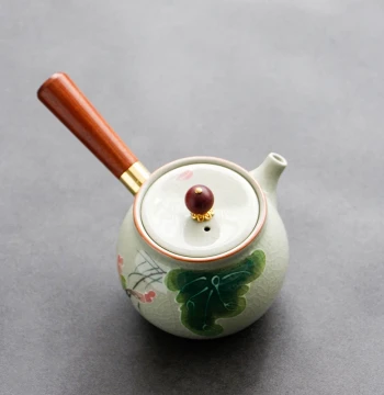 Ge Kiln Crackle Teapot Brewing Tool Side Handle Pot Wooden Handle Single Pot Ceramic Kung Fu Tea Set Hand-Painted Anti-Scald Teapot