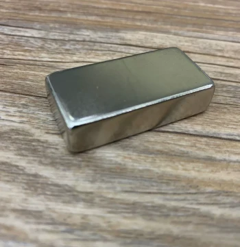 N52 High-Performance Strong Magnet 38*25*8mm Super Strong Magnet for Glass Cleaning Machine Rectangular Strong Magnet