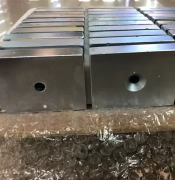 Crusher Rectangular Strong Magnet Drilled Retrieval Magnet Powerful Magnet Steel Countersunk Hole Large Permanent Magnet King
