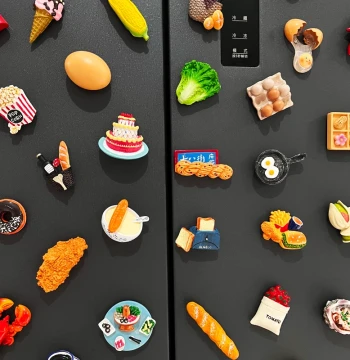 3D Realistic Food Play Refrigerator Magnets: Ins-Style Personalized Creative Ornaments with Magnetic Backing