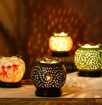 Classic Ceramic Aroma Lamp Table Light with Plug-in Dimmer for Hotels, Bedrooms, and Bedside Tables - Essential Oil Diffuser