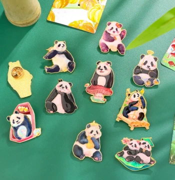 Chinese Style Giant Panda Brooch: National Trend Souvenir, Cartoon Badge for Backpacks, Couples' Clothing Accessories, and Decorative Pins
