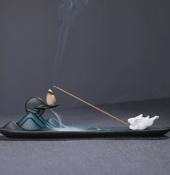 Ceramic Backflow Incense Burner with Moon Rabbit Chasing the Moon Design, Creative Home Decor for Indoor Use, Sandalwood Incense Holder and Aromatherapy Censer