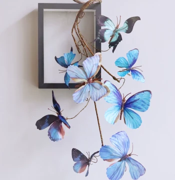 Artificial Dried Branches and Butterflies Fake Flower Frame Ornament, Wall-Hanging Decor for Homestays, Hotels, Living Rooms, and Entryways