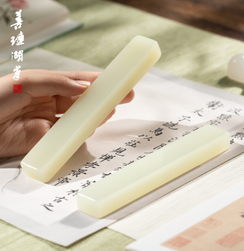 Shanlian Hubi 'Dui Qingshan' Jade Paperweight - Premium Green Jade Ornament for Calligraphy & Painting, Elegant Gift Box Set