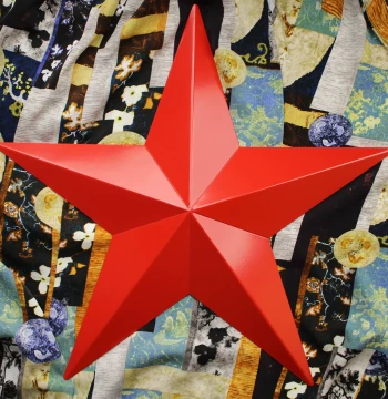 Custom Wrought Iron Five-Pointed Star Wall Decor - 3D Hanging Ornament for Bars and Ceilings