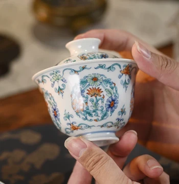 Jingdezhen Blue and White Porcelain Gaiwan Teacup Underglaze Blue Daisy Gaiwan Tea Ware Ceramic Rock Tea Bowl