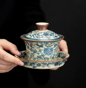 Ru Kiln Blue and White Hovering Sancai Gaiwan Teacup, Single High-End Retro Tea Offering Bowl, 2024 New Ceramic Brewing Cup