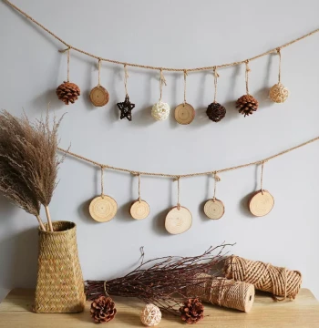 Wood Slice, Pinecone, and Rattan Ball Natural Wood Wall Hanging Decor, Creative Forest-Style Wall Ornament for Homestays, Inns, and Kindergartens