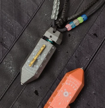 Yinuo Survival Record Crystal of Life Multifunctional Survival Pendant Micro Ornament Car Outdoor Survival Window Breaker