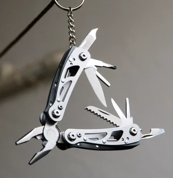 Full Steel Hollow Mini Tool Pliers, Multi-Function Pliers Keychain, Folding Small Knife, Portable EDC Outdoor Light Combination