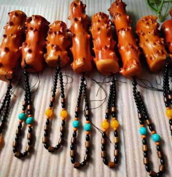 Guizhou Mengzi Wood Handheld Piece Raw Wood Polished with Hand Rope Wood Carving Antique Play Stick Massage Rosewood Rod Craft