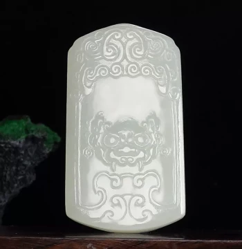 Hetian Jade White Jade Antique Beast Plaque Jade Pendant Peace Plaque Women's Antique Beast Head Peace Safe Amulet Hanging Ornament