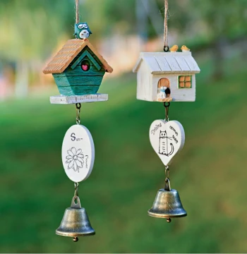 Creative Cute Small Wooden House Wind Chime Hanging Ornament Pastoral Style Door Decoration Mini House Pendant Gift for Students and Girls
