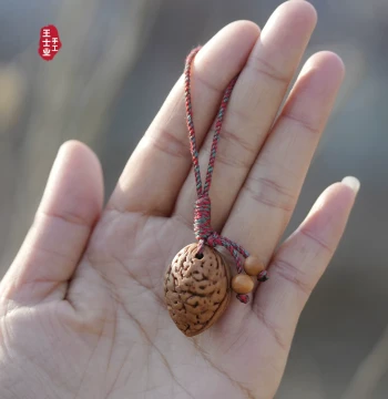 Natural Wild Peach Pit Mobile Phone Keychain Bag Pendant Nurse Pregnant Woman Night Walk Personal Safety Outdoor Protection Against Fright