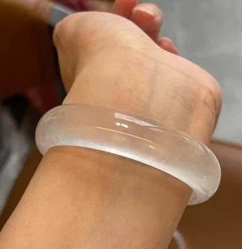 Emerald Green High-Ice White Jade Bangle Quartzite Jade Ice Species White Moonlight Bangle Water Foam Ice-Transparent Round Bar Beauty Bangle