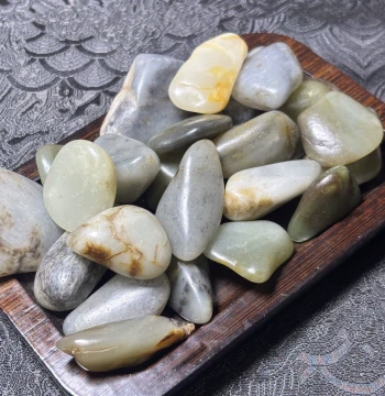 Xinjiang Hetian Jade Seed Material Raw Stone Genuine Leather Genuine Seed Green Jade Blue-and-White Jade Natural Hetian Jade