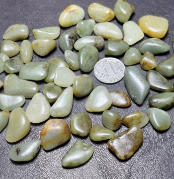 Xinjiang Hetian Jade Seed Material Rough Stone - Natural Green Jade Raw Stone Direct from Xinjiang
