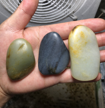 Xinjiang Yulong Kashgar River Seed Material Raw Stone Genuine Leather Original Seed Unrepaired Unmodified Pendant Hanging Ornament Hand Piece Play Material