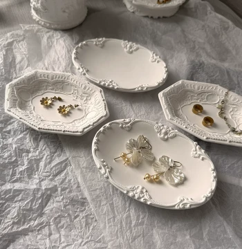 Creative Plaster Relief Jewelry Display Tray for Rings and Accessories - European Style Photo Prop