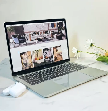 Fake Computer Simulation: 13-inch MacPro Ultra-Thin Laptop Model for Performance and Home Decor Props; Includes Free Mouse and Pad