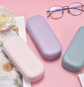 Japanese Style INS Eyeglass Case, Premium Feel, Portable, Pressure-Resistant, Lightweight for Women and Children, Storage Box for Myopia Glasses and Sunglasses