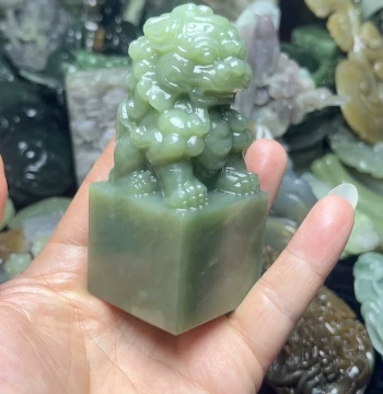 Qinghai Material Lake Water Green Lion Seal