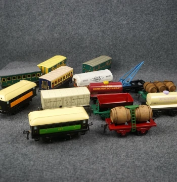 Export Vintage European Style Old-Fashioned Tinplate Train Carriage Craft, Home Decor Ornament, Simulation Retro Carriage Display Piece