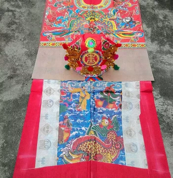 Chaoshan Worship Supplies: Handmade Divine Robes for God of Wealth, Jade Emperor, Buddha, Kings, and Stars