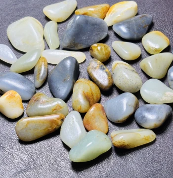 Xinjiang Hetian Jade Seed Material Raw Stone Genuine Leather Genuine Seed, Natural Hetian Jade Raw Stone, Direct Shipment from Xinjiang