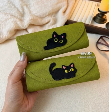 Cute Cartoon Cat Shockproof Glasses Case for Students - Magnetic Sunglass Storage Box for Myopia Frames