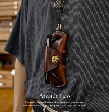 American Retro Vegetable-Tanned Leather Glasses Case for Men with Portable Lanyard, Genuine Leather Storage for Myopia Glasses, Sunglasses