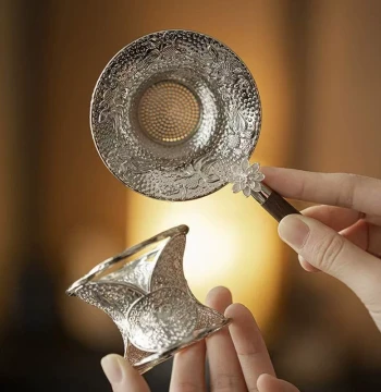 Lotus-Shaped Tea Strainer Filter for Kung Fu Tea Ceremony, Koi Design Tea Leaf Filter Mesh, Tea Ware Accessories