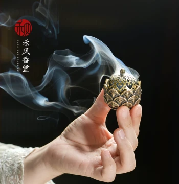 Hefeng Xiangtang Hollow Brass Lotus Incense Burner: Home Aromatherapy Censer, Sandalwood Burner, and Incense Holder