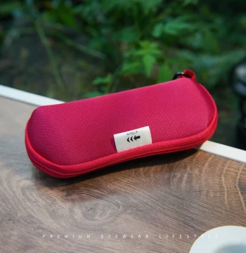 Outdoor Hook Ultra-Light Eyeglass Case for Women: Zippered Fabric Portable Bag for Myopia Glasses, Sunglasses, and Storage